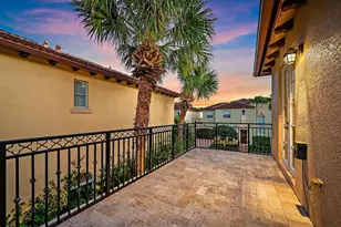 107 Via Poinciana Ln, Boca Raton, FL 33487 - Photo 15