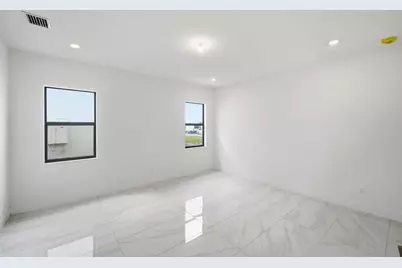 10146 Royal Ascot Avenue, Lake Worth, FL 33449 - Photo 13