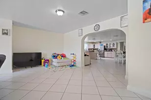 5772 N Haverhill Road N, West Palm Beach, FL 33407 - Photo 9