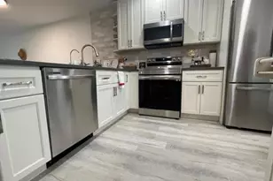 1020 Country Club Dr, Margate, FL 33063 - Photo 5