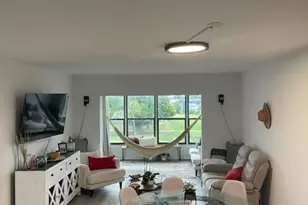 1020 Country Club Dr, Margate, FL 33063 - Photo 9