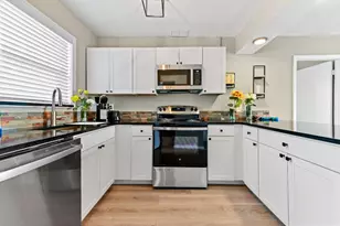 198 Lake Frances Dr, West Palm Beach, FL 33411 - Photo 7