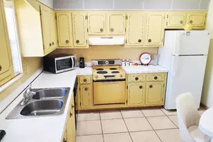 155 Amherst Ln, Lake Worth, FL 33467 - Photo 5