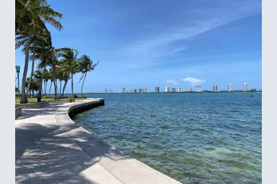 810 Lake Shore Drive #17, Lake Park, FL 33403 - Photo 11