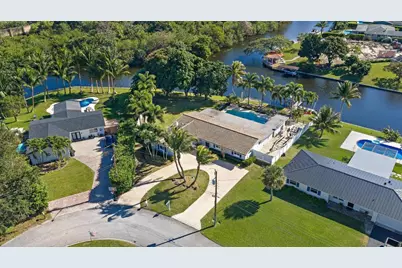 1404 Alpha Court S, West Palm Beach, FL 33406 - Photo 3