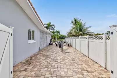 1404 Alpha Court S, West Palm Beach, FL 33406 - Photo 45