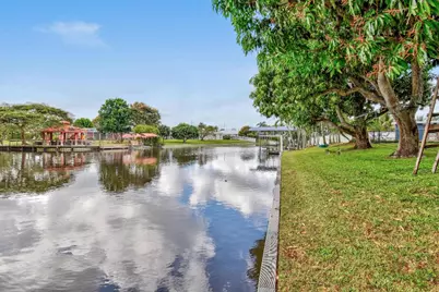 1404 Alpha Court S, West Palm Beach, FL 33406 - Photo 41