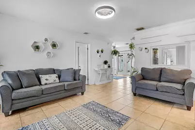 9277 Bloomfield Drive, Palm Beach Gardens, FL 33410 - Photo 7