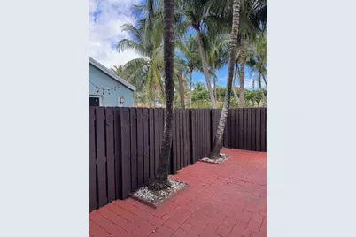 3201 Johns Place, Palm Springs, FL 33461 - Photo 25