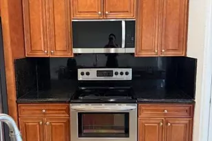 3201 John's Pl, Palm Springs, FL 33461 - Photo 5