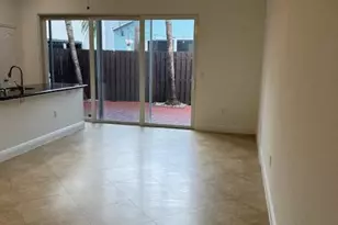 3201 John's Pl, Palm Springs, FL 33461 - Photo 9