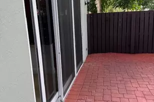 3201 John's Pl, Palm Springs, FL 33461 - Photo 27