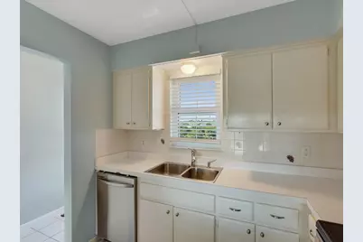 2333 Indian River Boulevard #502, Vero Beach, FL 32960 - Photo 11