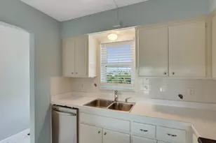 2333 Indian River Blvd, Vero Beach, FL 32960 - Photo 11