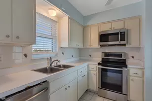 2333 Indian River Blvd, Vero Beach, FL 32960 - Photo 9