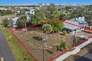 621 NW Australian St, Stuart, FL 34994 - Photo 3