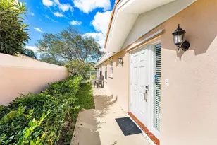 2841 Livingston Ln, West Palm Beach, FL 33411 - Photo 3