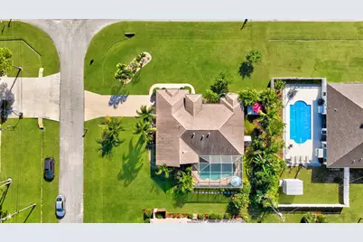 539 SE Nome Drive, Port Saint Lucie, FL 34984 - Photo 3