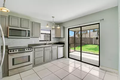 5929 SE Collins Avenue, Stuart, FL 34997 - Photo 15