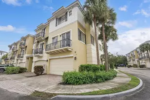 560 NW 39th Cir, Boca Raton, FL 33431 - Photo 5