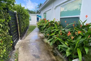 304 SE 3rd St, Delray Beach, FL 33483 - Photo 3