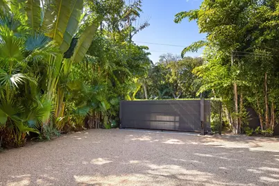 195 Via Marina, Palm Beach, FL 33480 - Photo 85