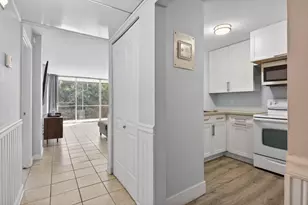 107 Royal Pk Dr, Oakland Park, FL 33309 - Photo 3