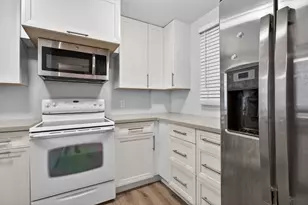 107 Royal Pk Dr, Oakland Park, FL 33309 - Photo 5