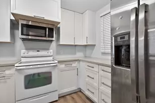 107 Royal Pk Dr, Oakland Park, FL 33309 - Photo 5