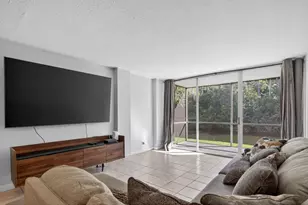 107 Royal Pk Dr, Oakland Park, FL 33309 - Photo 19