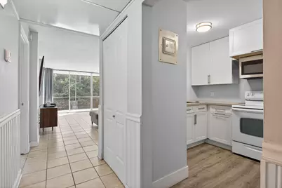 107 Royal Park Drive #1e, Oakland Park, FL 33309 - Photo 3