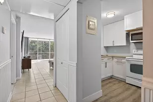 107 Royal Pk Dr, Oakland Park, FL 33309 - Photo 3