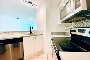 3310 Pinewalk Dr N, Margate, FL 33063 - Photo 3