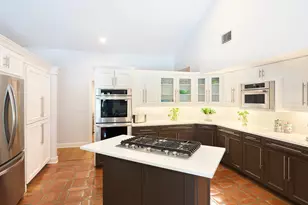 3700 Embassy Dr, West Palm Beach, FL 33401 - Photo 9