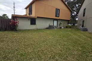 810 Sandtree Dr, Palm Beach Gardens, FL 33403 - Photo 5