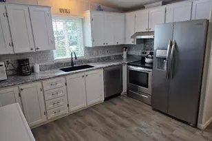 8524 Viburnum Ct, Port Saint Lucie, FL 34952 - Photo 5