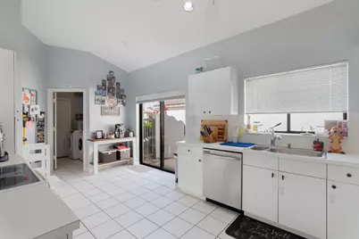 10122 Lexington Circle N, Boynton Beach, FL 33436 - Photo 17