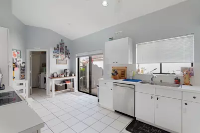 10122 Lexington Circle N, Boynton Beach, FL 33436 - Photo 17