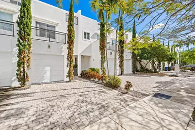 830 NE 19th Avenue, Fort Lauderdale, FL 33304 - Photo 1