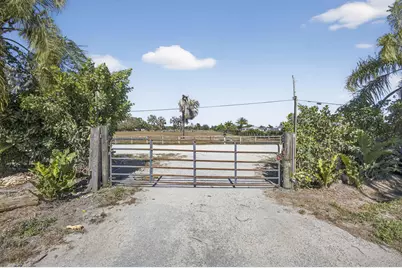 16296 Deer Path Lane, Wellington, FL 33470 - Photo 9