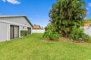 1390 Summit Run Cir, West Palm Beach, FL 33415 - Photo 23