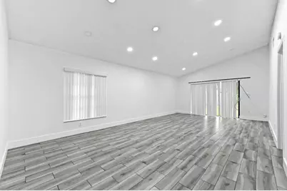 1390 Summit Run Circle, West Palm Beach, FL 33415 - Photo 5