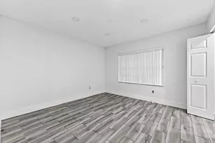 1390 Summit Run Cir, West Palm Beach, FL 33415 - Photo 17