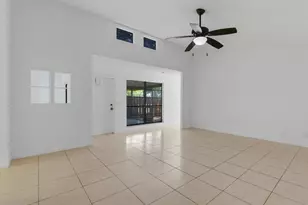 1020 Manor Dr, Palm Springs, FL 33461 - Photo 9