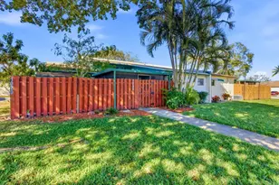 1020 Manor Dr, Lake Worth Beach, FL 33461 - Photo 3