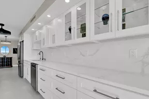 5510 N Ocean Dr, Singer Island, FL 33404 - Photo 7