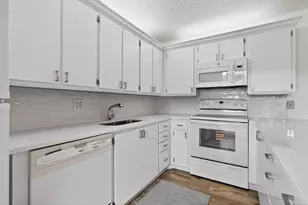 310 3rd Ct, Palm Beach Gardens, FL 33410 - Photo 5