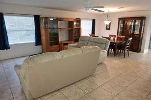 8 Santa Maria Ct, Port Saint Lucie, FL 34952 - Photo 3