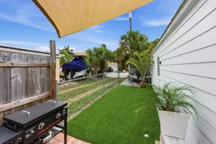 831 N Lakeside Dr, Lake Worth Beach, FL 33460 - Photo 43