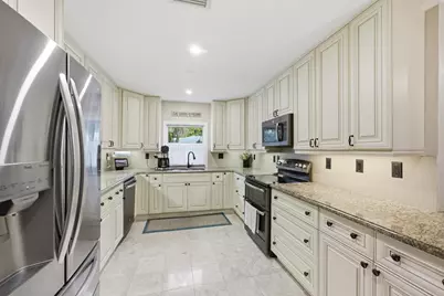 831 N Lakeside Drive, Lake Worth Beach, FL 33460 - Photo 15